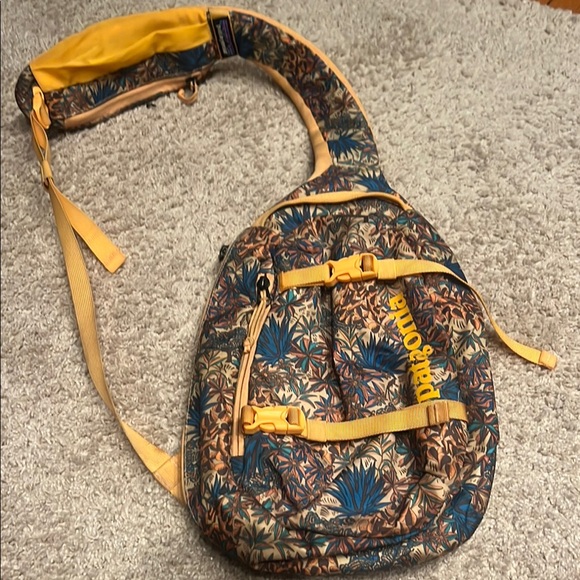 Patagonia Floral Sling Bag - Picture 1 of 4